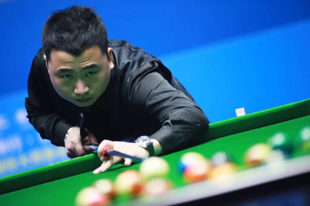 她成为众多 她成为众多