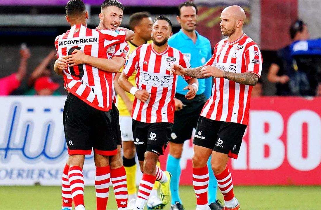 [天下足球]十人应战 勒沃库森加冕双冠王.