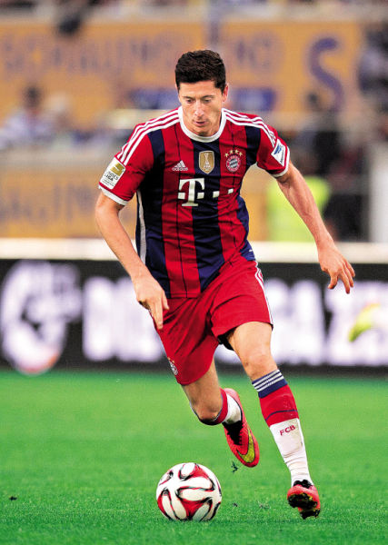 国羽三冠一亚收官！石宇奇2-0击败拉尼尔 获日本公开赛男单冠军