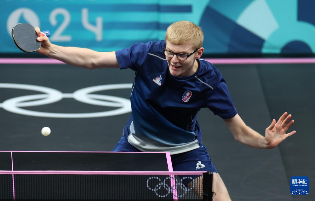 国羽三冠一亚收官！石宇奇2-0击败拉尼尔 获日本公开赛男单冠军