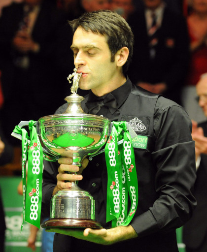 足球报：国足技战术和强队差距大 腰无力更是无解